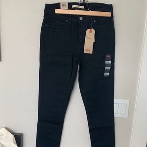 Levi’s 711 Skinny Jean - Black